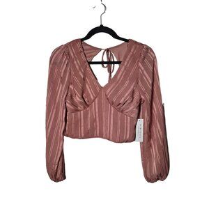 NWT Kirious Los Angeles Womens Long Sleeve Crop Top Size Small Date Dainty Vneck